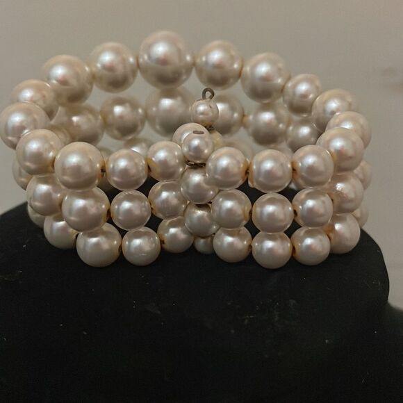 4” x 1.5” 3-row lustrous white simulated pearl angled cuff bracelet - Picture 7 of 10